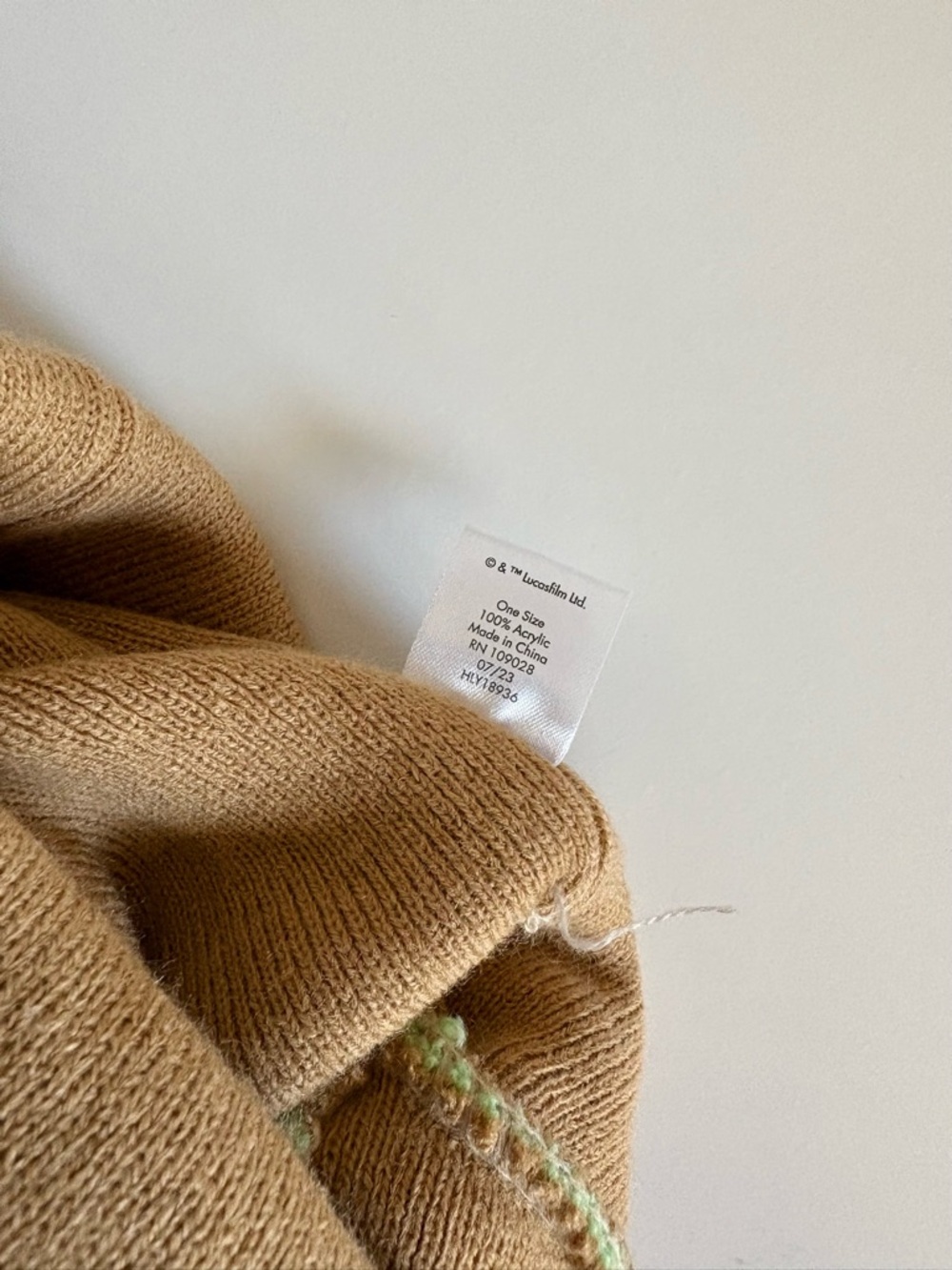 Star Wars Mandalorian Baby Yoda Beanie - Picture 3 of 4